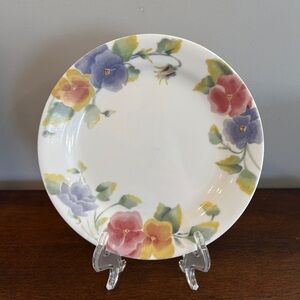 Corelle Dish By Corning. Summer Blush Pansy 7.25 Inches in Diameter Please Read.